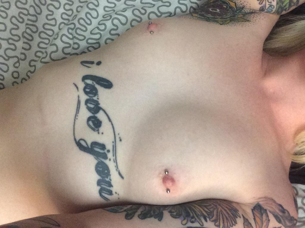 sssloaneeee's tweet photo. My loves! I have missed you so mch. On cam in 10 minutes, come play and make me wet 💦😘 @ChaturbateShare @chaturbates http://t.co/fNirtgwIAD