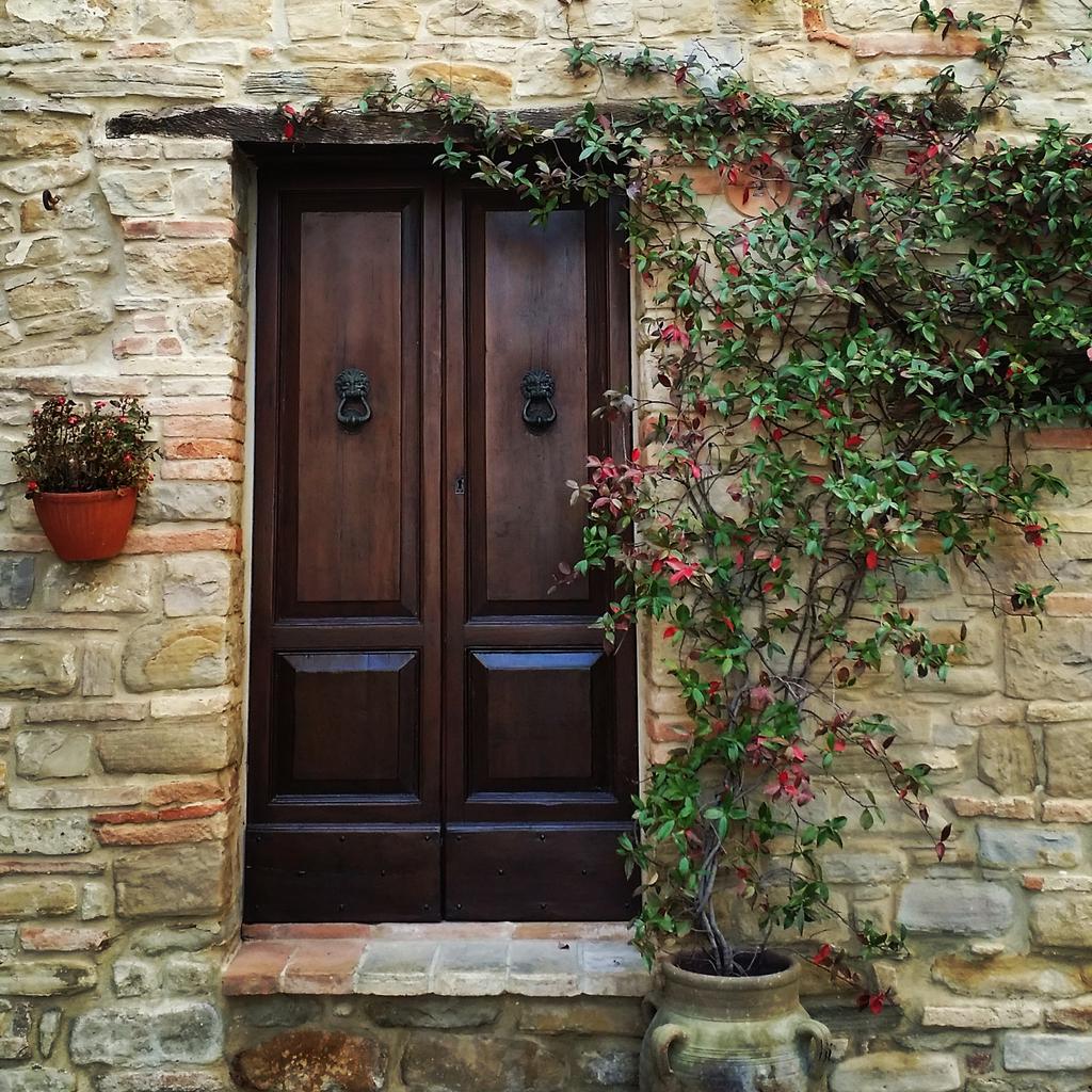Queste sono le #marche: piccole #città d'arte #borghi e #paesaggi  fermi nel tempo. Autentici e timorosi di scoprirsi