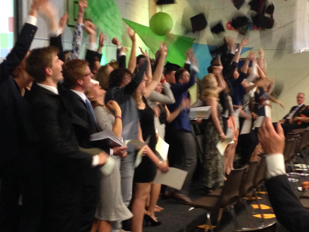 Diplomering 6vwo is een sfeervol en stijlvol feest. Trots op de leerlingen en medewerkers van het #Emelwerda  College