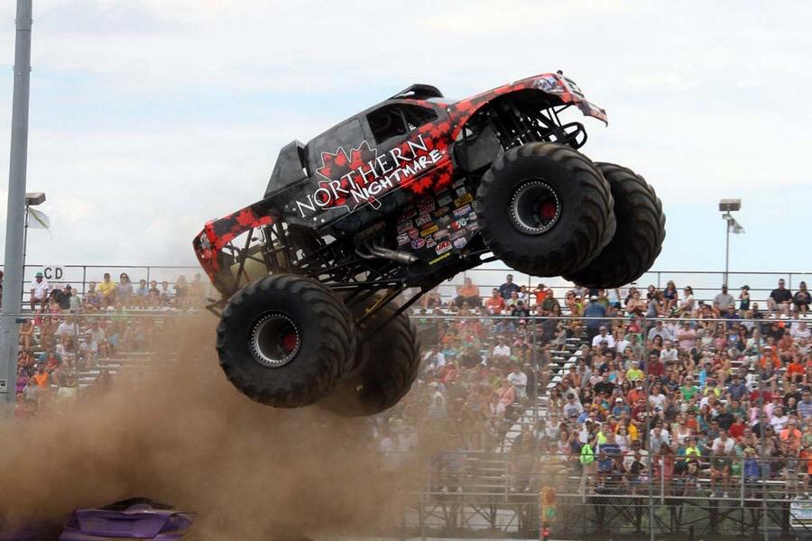 MonsterJam's tweet photo. Happy #CanadaDay to all of our Northern Nightmare fans! #MonsterJam #CanadaDay2015 #NorthernNightmare @cam_mcqueen http://t.co/IRDCVhKfDL