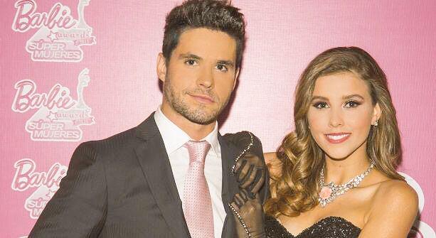 EleazarGomez33's tweet photo. Con mi super Friend @soypaulinagoto en los #BarbieAwards2015 seremos conductores no se lo pierdan este 11 julio 💋✨!! http://t.co/ReGBm44pxj