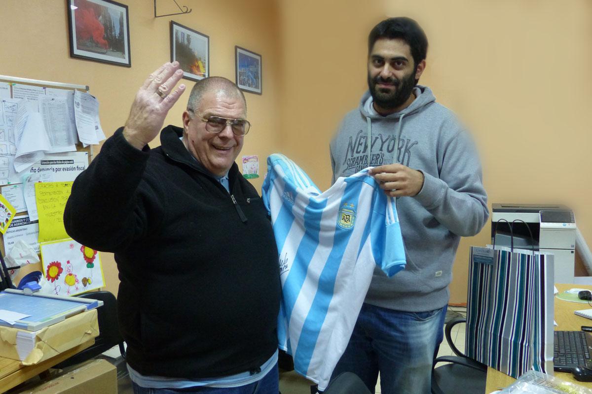 La camiseta del Tata sorteada por Conclusión ya tiene dueño bit.ly/1U9c9yE <a href="/leandrorosati/">Leandro Rosati </a>