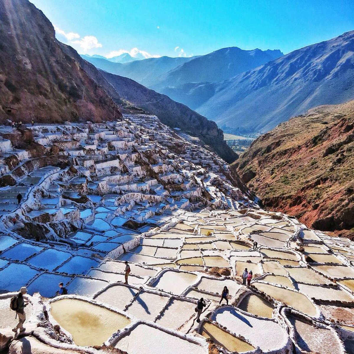 Discovery of the Day! Thanks to <a href="/mzavoico/">Misha Zavoico</a> for this pic of the Maras Salt Mines in <a href="/VisitPeru/">Visit Peru</a>! trover.com/li/featured/d8…