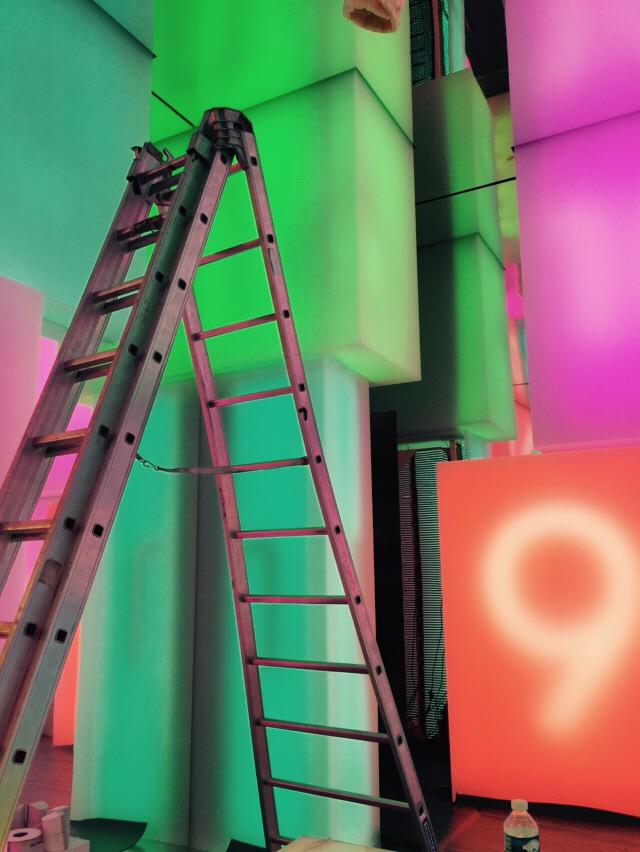 seb_david's tweet photo. Avalanche de @Barco #Mitrix !!! Avec un #MappingPixel maison :) @GroupeNovelty http://t.co/Vh0wc4YEWB