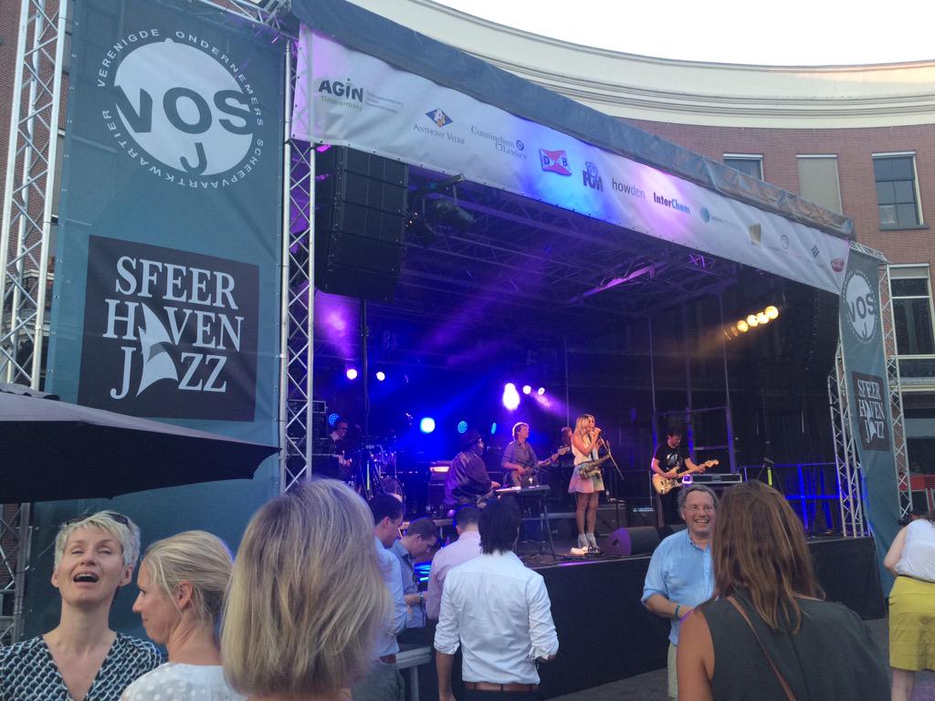 N2MY2's tweet photo. Nice 2 Meet You all people! Candy swingt in de #Sfeerhaven http://t.co/DiJer1zz1H