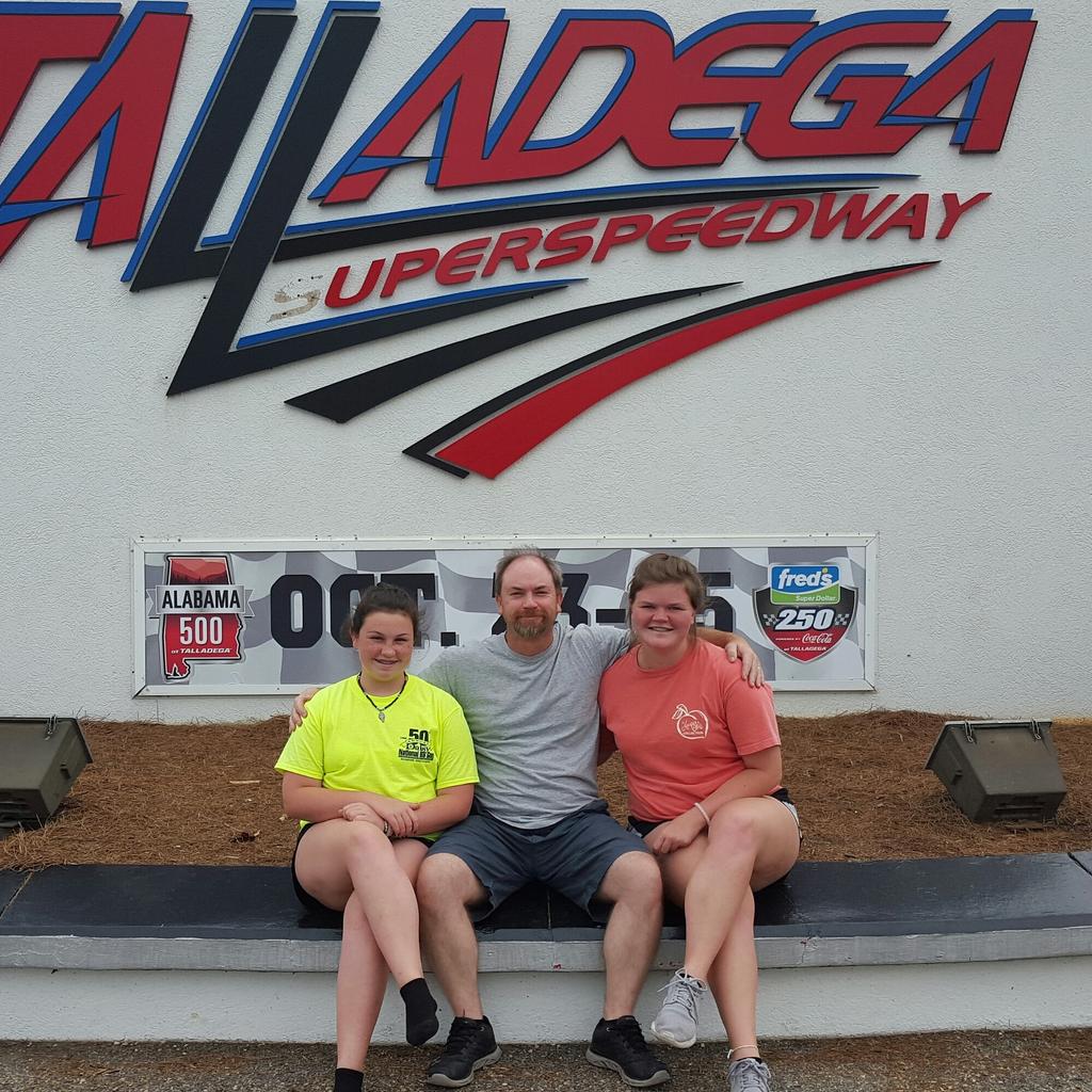cathowelll's tweet photo. #RACIN'to NATIONALS!  #ROADTODAISY #talladegamotorspeedway http://t.co/BdXTvUGx6h