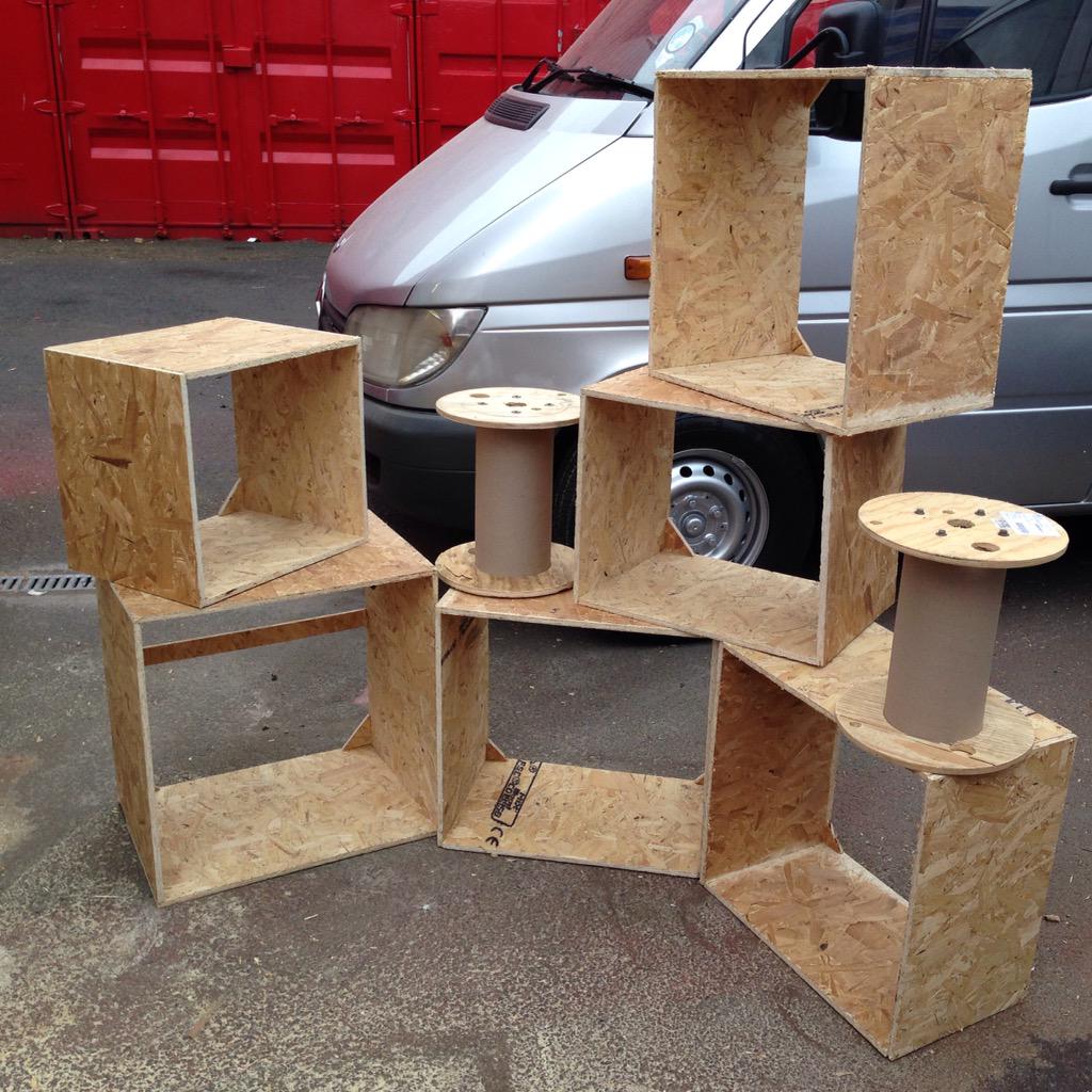 TattyRoseUK's tweet photo. I've been a busy lady doing some shop fitting today! Scrap wood = display unit #upcycling4life #girldiy #girlboss http://t.co/M5oUv1Gaa0