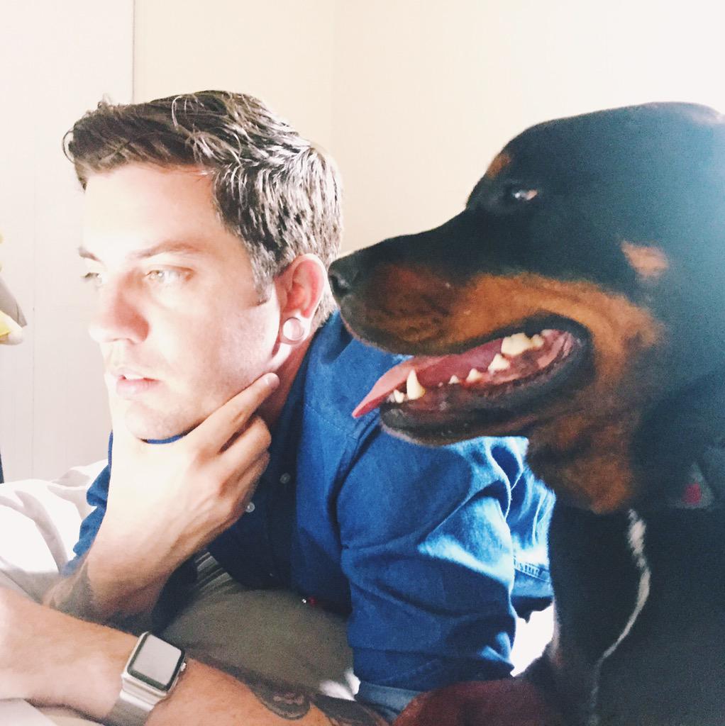 haaf's tweet photo. Hambone Bacon is making sure @julien is working hard. #dogCEO http://t.co/RW0qlyXqQG