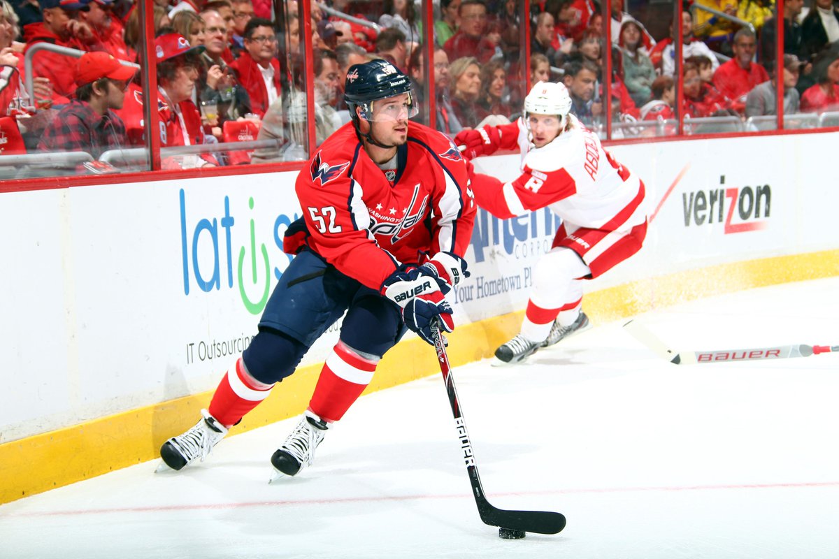 DetroitRedWings's tweet photo. BREAKING: The #RedWings signed free agent defenseman Mike Green to a three-year contract. http://t.co/bKfNcpoCrt