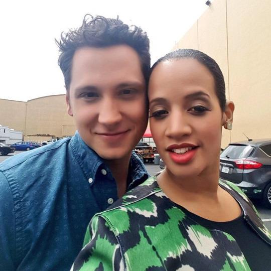 OlTNBLife's tweet photo. CAN THEY BE TOGETHER IN REAL LIFE PLEASE http://t.co/NJ1czZlkDL
