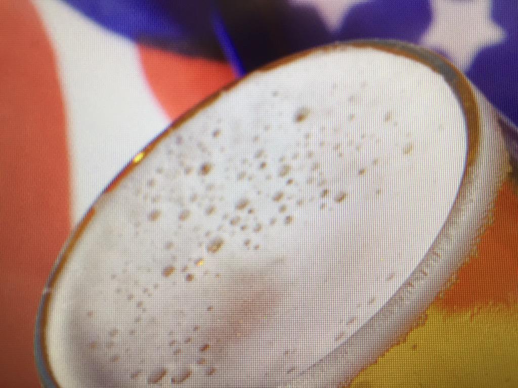 DonohuesSignal's tweet photo. Weekly stat: the 4th of July is the biggest holiday for beer sales with 68.3 million cases sold. Freedom!!! http://t.co/PXB7sJtmu1