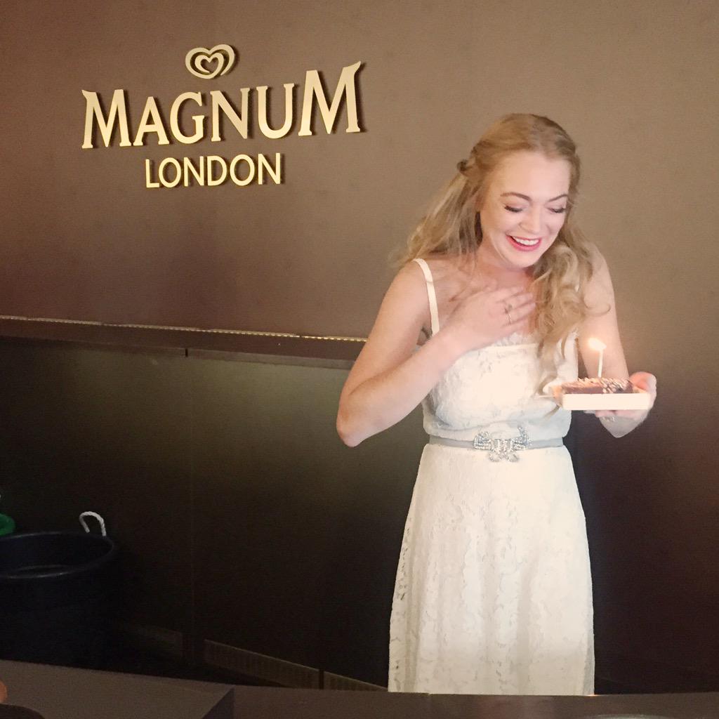 MagnumUK's tweet photo. Wishing @lindsaylohan a very happy (early) birthday from the #MagnumLDN Pleasure Store team in @CoventGardenLDN. http://t.co/sYeZxlNgtY