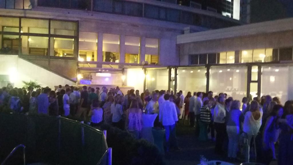 montseoyague's tweet photo. Ambientazo en #wednesdaybest en @HotelTresReyes @SPENDINmagazine http://t.co/YzgjN3BL8W