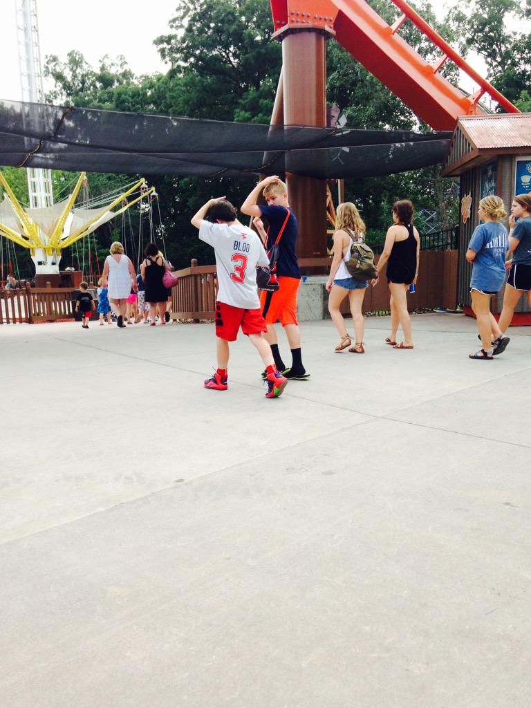 bayy1ee's tweet photo. @FaZeBloo saw this kid yesterday http://t.co/qXijapEOgo