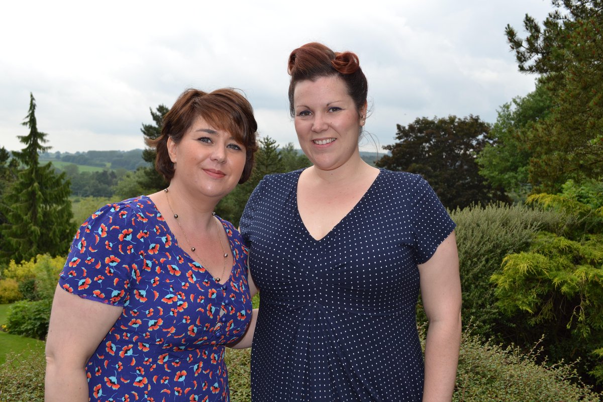 Dorothyclive's tweet photo. @MissSueFlay & Melissa from #SilverScissors @Dorothyclive on #NationalCreamTeaDay #thankyou #collaboration #Vintage http://t.co/H62dDfr2WG