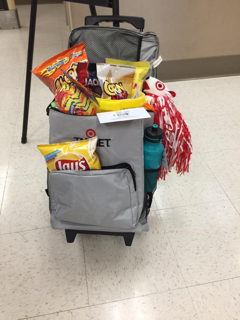 barbaramadlyn's tweet image. Bring your friends, Enter to win Cooler  #T1523  #redcardchallenge 🎯💳🎯😄✌🏼️@MrJohnRitz @ed_llamas @rmunny0128 @Target