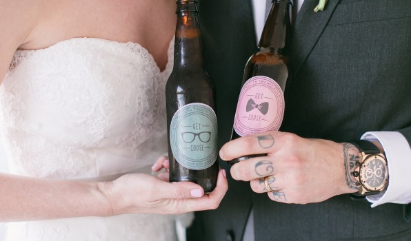 stylemepretty's tweet photo. Custom beer bottles:
http://t.co/wSOsnoz2Tf @jeremymitch http://t.co/iiLNLNag1s