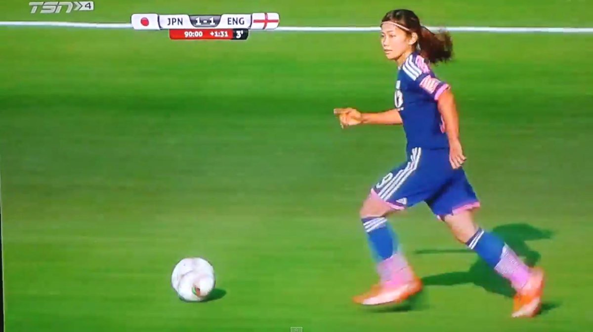 如月陽 マルセル 女子サッカーw杯 日本対イングランド これはオウンゴールも仕方ないやろ このパスが17番 大儀見に通ったら間違いなくゴールや なでしこ9番 川澄奈穂美のビューティフルクロス T Co Sihsrpqwrn Http T Co