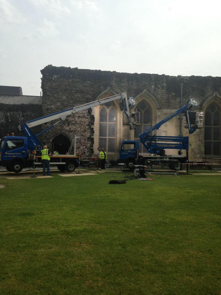 DWFilming's tweet image. Caerphilly Castle finale filming wrap-up! Thanks, @AdamOrford1 and @sophiegallifrey! #dwsr