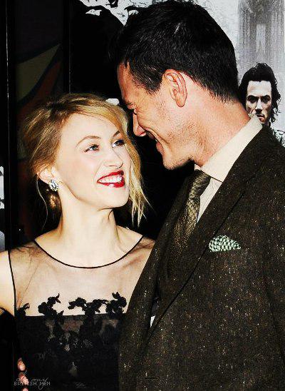 LukeEvans_TH's tweet photo. ' เวลาคือนิรันดร์ ' #TimeIsEternal http://t.co/Hh2IHV7PE2