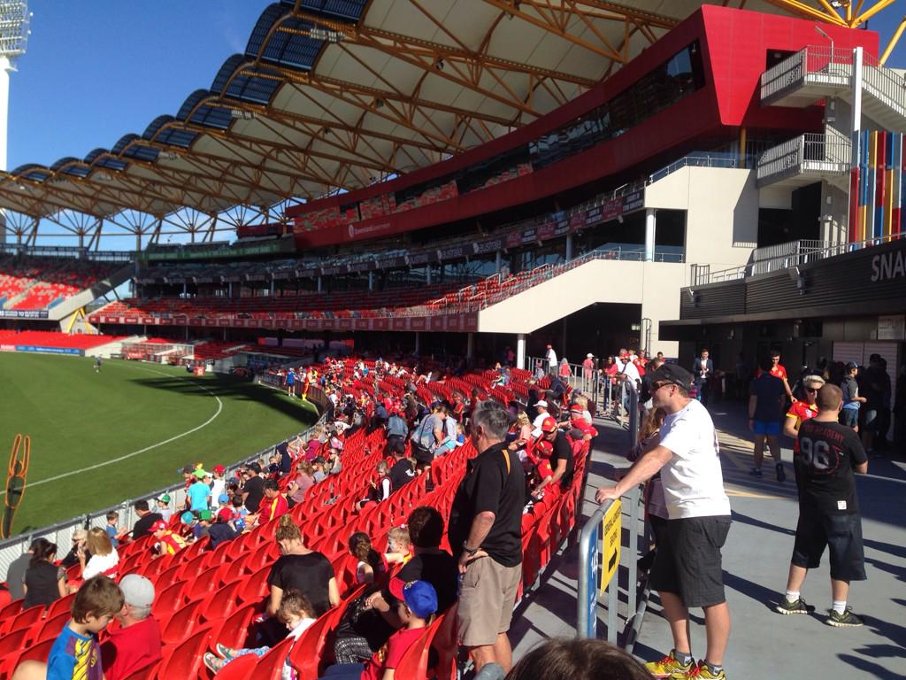 darrencurtis_'s tweet photo. Kids fan day at GC Suns on a day when club under intense pressure for drug allegations with Harley Bennell #9News http://t.co/x0FulTciaA