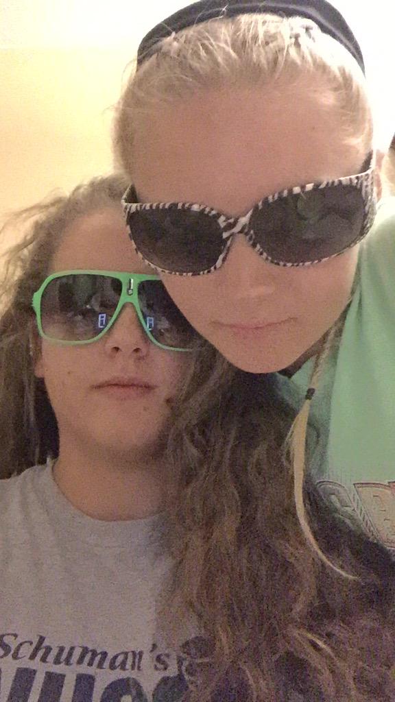 _LakeBake_'s tweet photo. Ding ding.. Is that the elevator? Cause you're not on our level ✔️💯 http://t.co/CfOSGM0fqS