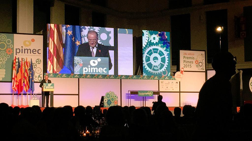 NuriaFdz_'s tweet photo. JGonzález, president de @pimec: "primer sopar optimista" #PremisPimes15 http://t.co/K6lzxabktW