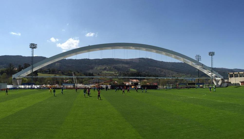 estadios_Spain's tweet photo. Don't you think the old San Mamés arch at Lezama would look great with seating underneath? http://t.co/g88jA8gFCn http://t.co/Ysex8VaFwI