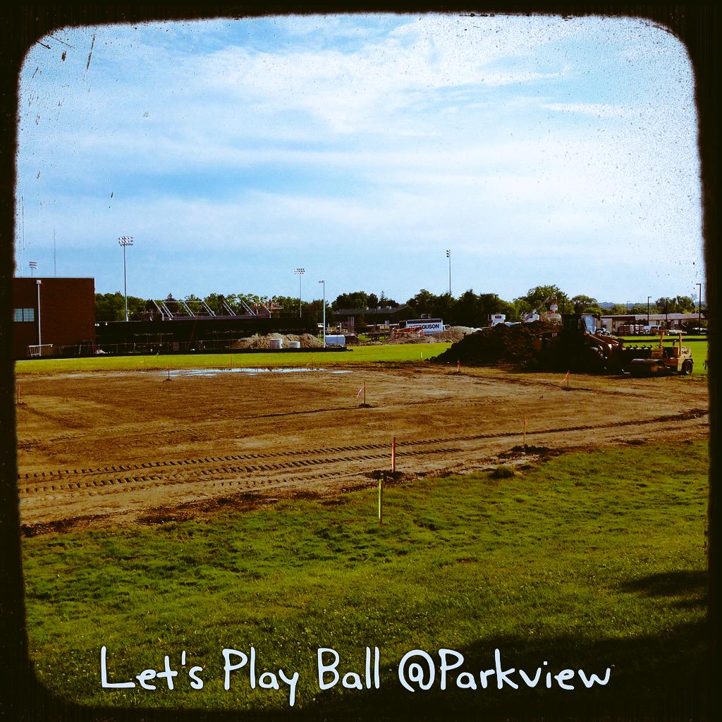 ChasingFotos's tweet image. Hey, @NoviParkview! Get ready to play some ball. #novischools @jenmichos #basesloaded #PVConstruction