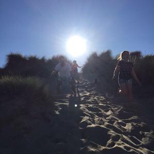 eadie11's tweet photo. So lucky to live so close to the beach #Norfolk #Winterton #DuneJumping http://t.co/mJE39QIvtB
