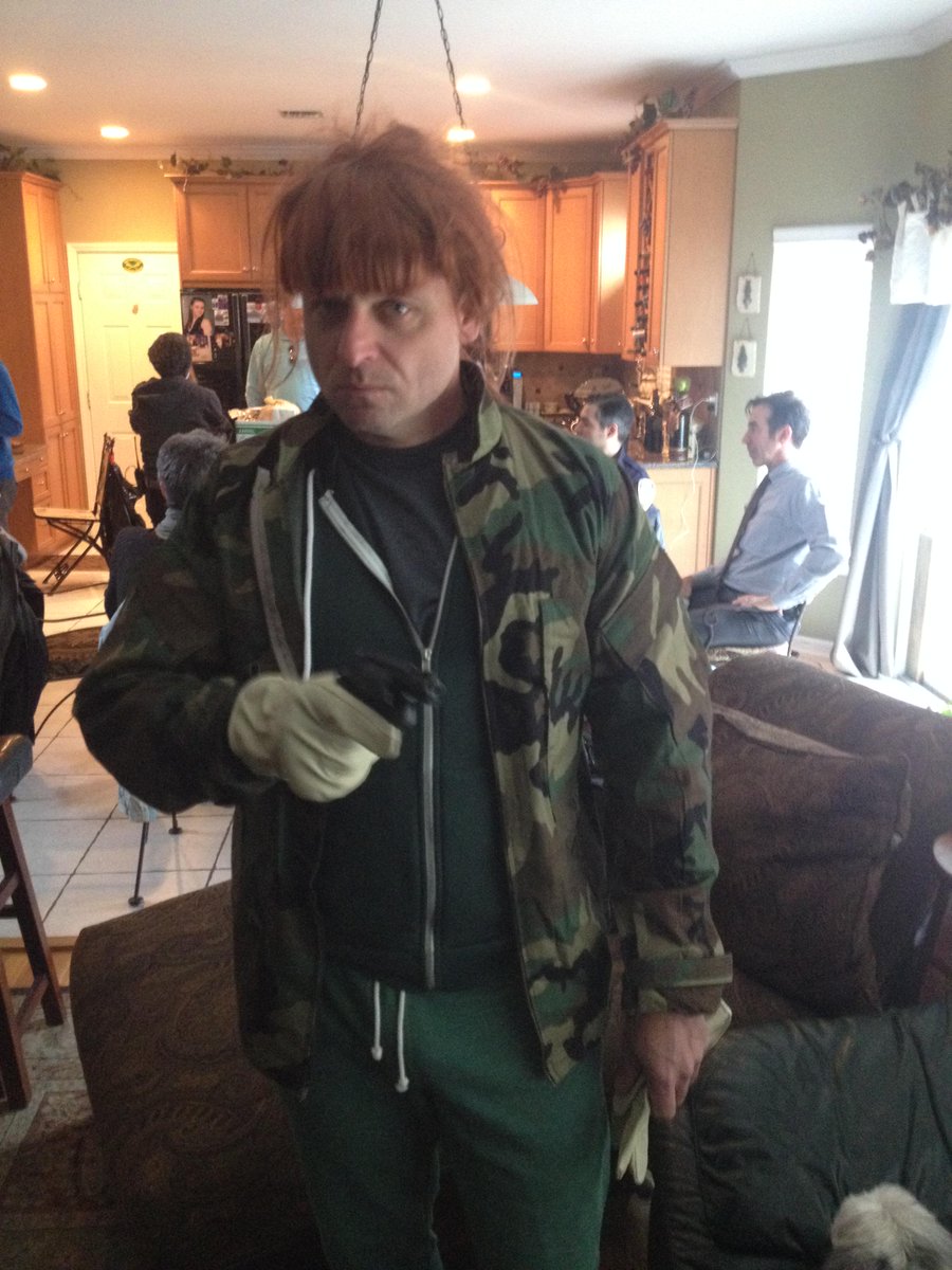 StephenWTenner's tweet photo. Jumping to conclusions because I'm holding a gun and wearing a wig? "The Perfect Murder" tonight @DiscoveryID 10/9C http://t.co/VucG6m90A1