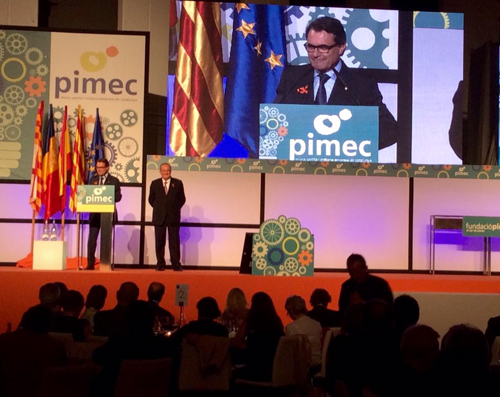 VIAEmpresa's tweet photo. "La taxa d'activitat emprenedora a Catalunya és del 7,5; la mitjana de la UE és 6,9" #presidentMas #PremisPimes15 http://t.co/e09zw0Rlb7