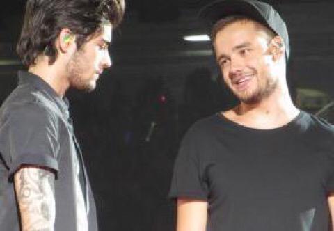 cosmicnori's tweet photo. "When he was on stage with us I was smiling for no reason" http://t.co/2ow3rU3f6t