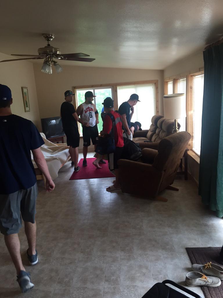 PrairiePirates's tweet photo. For all the Pirates fans on Twitter we made it to St Mary's Montana. The Bucs Cabin for tonight. More pics to come http://t.co/JCMnx5wCUe