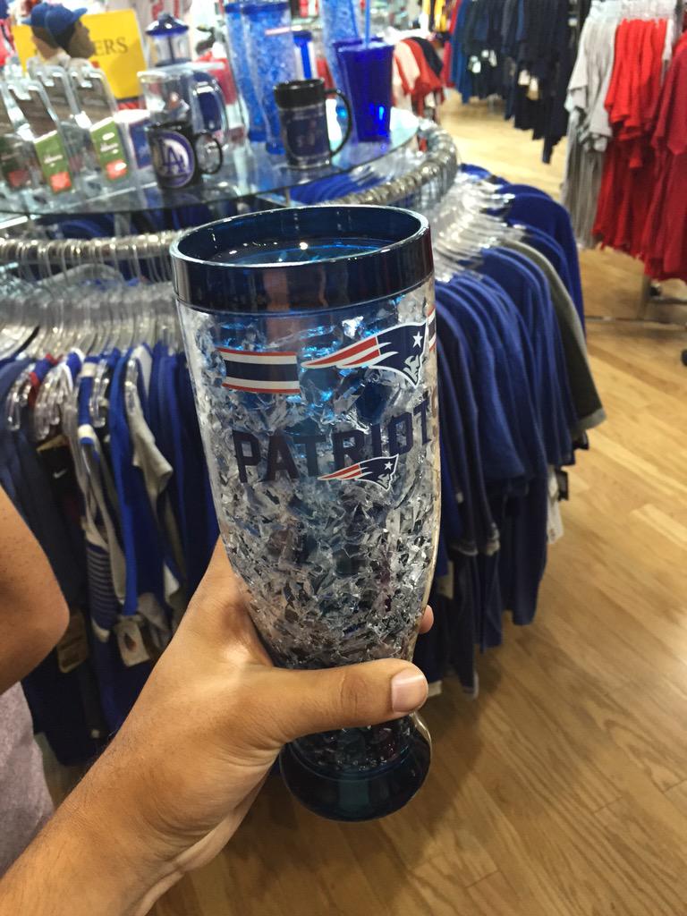 MusstafaSoPro's tweet image. Poured my soda in here, tastes kinda flat