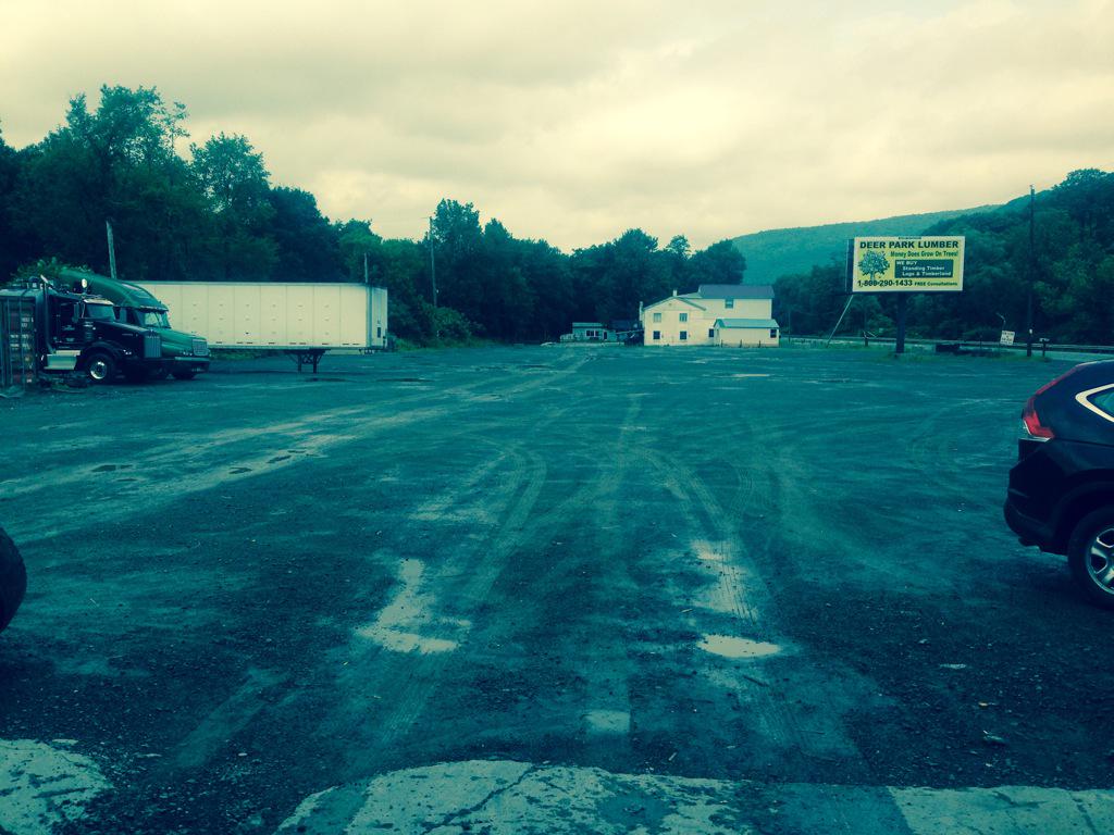 Parkin lot for rent easy access to 81 and has double railroad tracks 3500.0o a month 570 879 9532