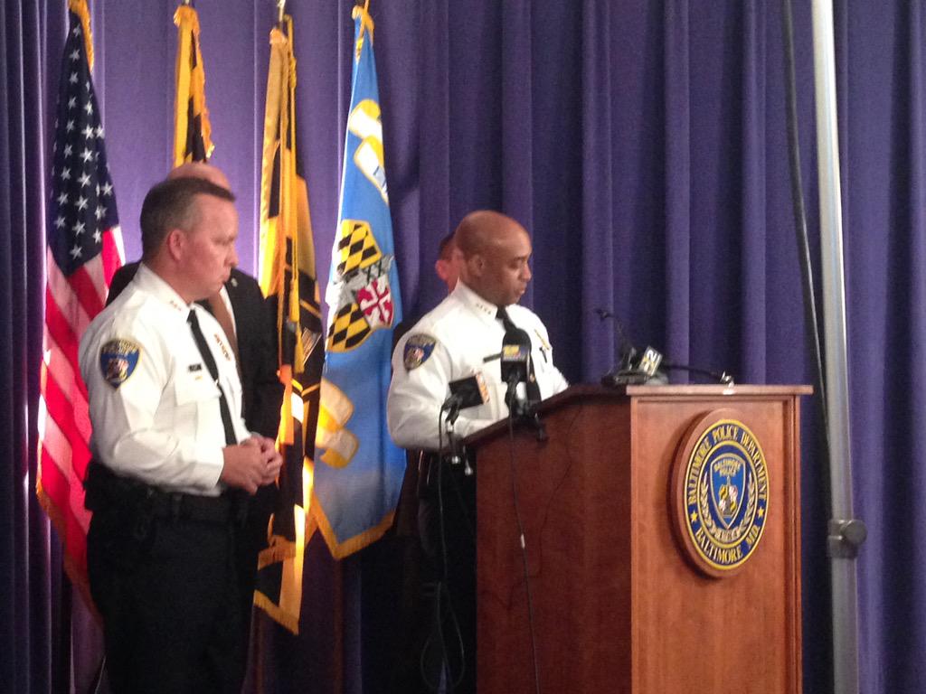 BaltimorePolice's tweet photo. #PCBatts announces the arrest of Carter and thanks community for their assistance in his capture #CommunityPolicing http://t.co/cFdSHSM4Ah