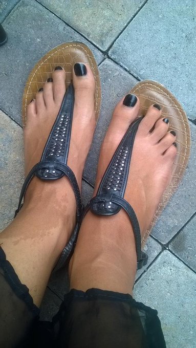 Say goodbye to the black polish, #footfetish boys. It's #pedicure time 😍 http://t.co/wG2bFqGqiG<a href="/tag/footfetish"class="tags">#footfetish</a><a href="/tag/pedicure"class="tags"><span>#pedicure</span></a>