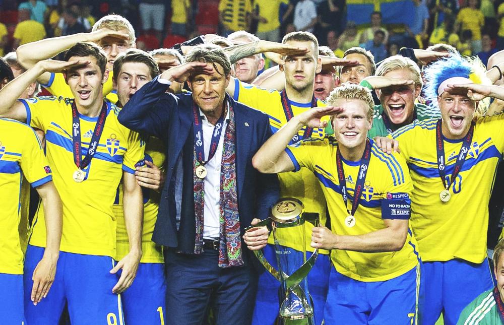 Soccer_Life3's tweet photo. 10/14/14, Kurzawa of FRA celebrated early assuming they kept SWE out of Euro's.. 

Sweden won the U21 Euro's. 2015. http://t.co/v9XssBleBh