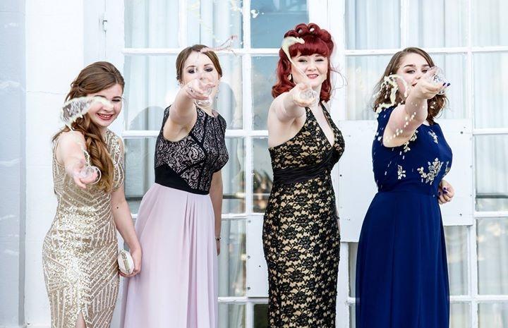 mark_lakeman's tweet image. When they've had enough &amp;amp; just want to party. #PromShoot #Devon #Oldway