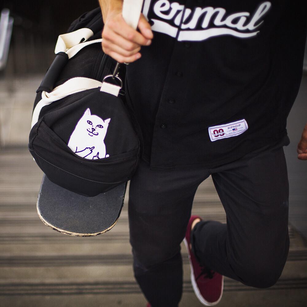 RIPNDIP's tweet photo. #LordNermal duffle action 💥 holds your wood too 🛄 http://t.co/d72DB0s6wJ