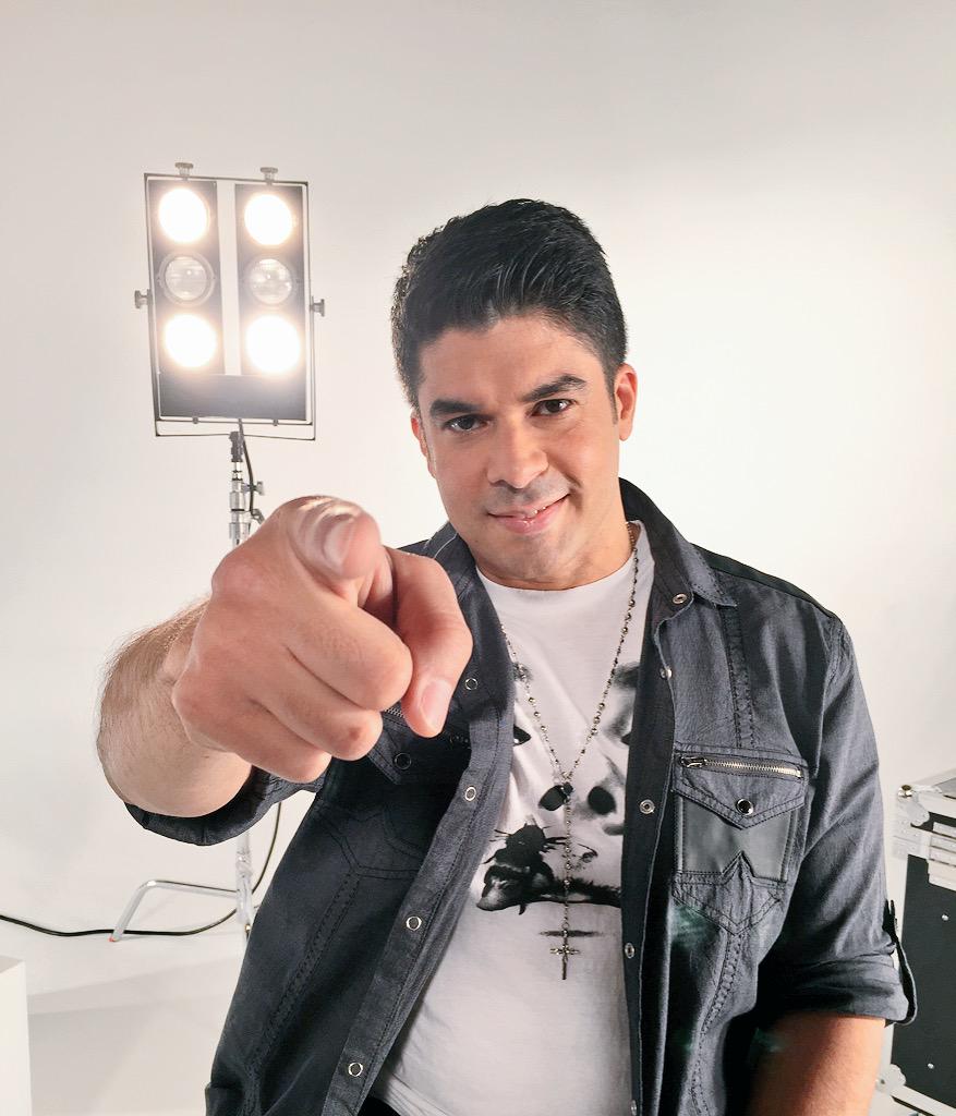 LaVozEcOficial's tweet photo. #CoachLaVozEcuador 
@jerry_rivera ¡Tú puedes ser parte de mi equipo! Asiste al casting!! @LaVozEcOficial http://t.co/bygmdlQi6q