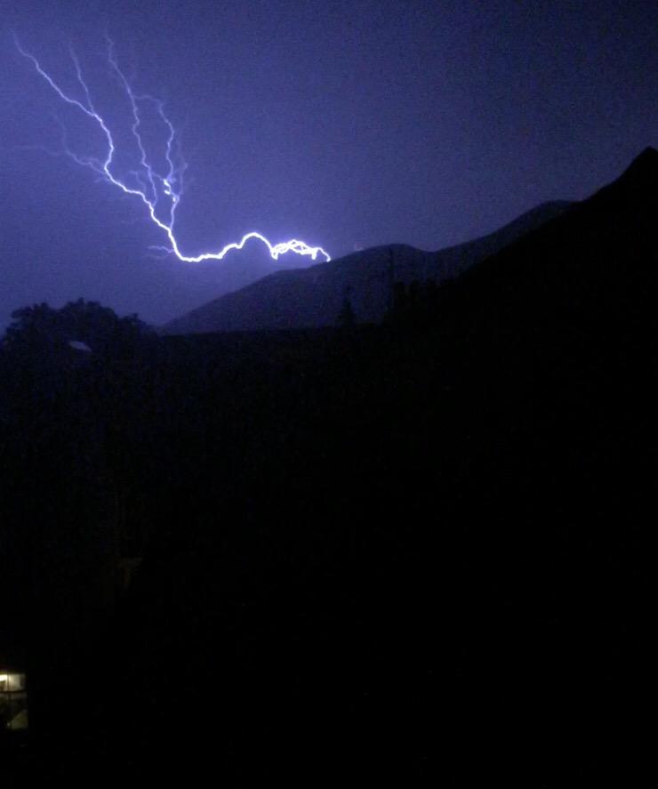 Keswicklocks's tweet photo. Lightning Strike Skiddaw @CumbriaWeather @Cumbria_Lakes @keswickbootco @walkingcycling @JasonChambersPh @ellrustler http://t.co/uc05uSaJOO