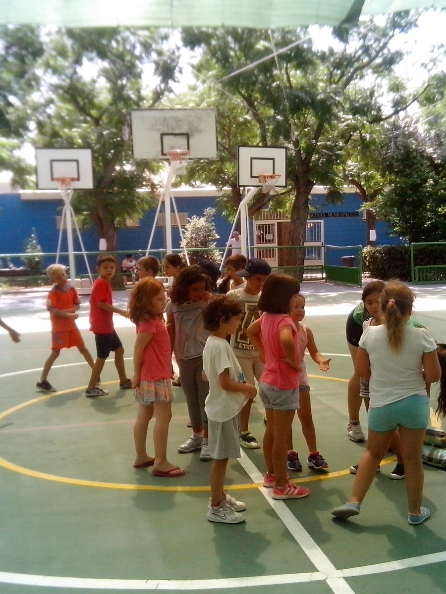 AjuntMassanassa's tweet photo. Escola d'Estiu 2015: 379 xiquets de 3 a 7 anys disfrutant de tallers, jocs, piscina ... 23 monitors, tot juliol http://t.co/RWxZBUYkRW