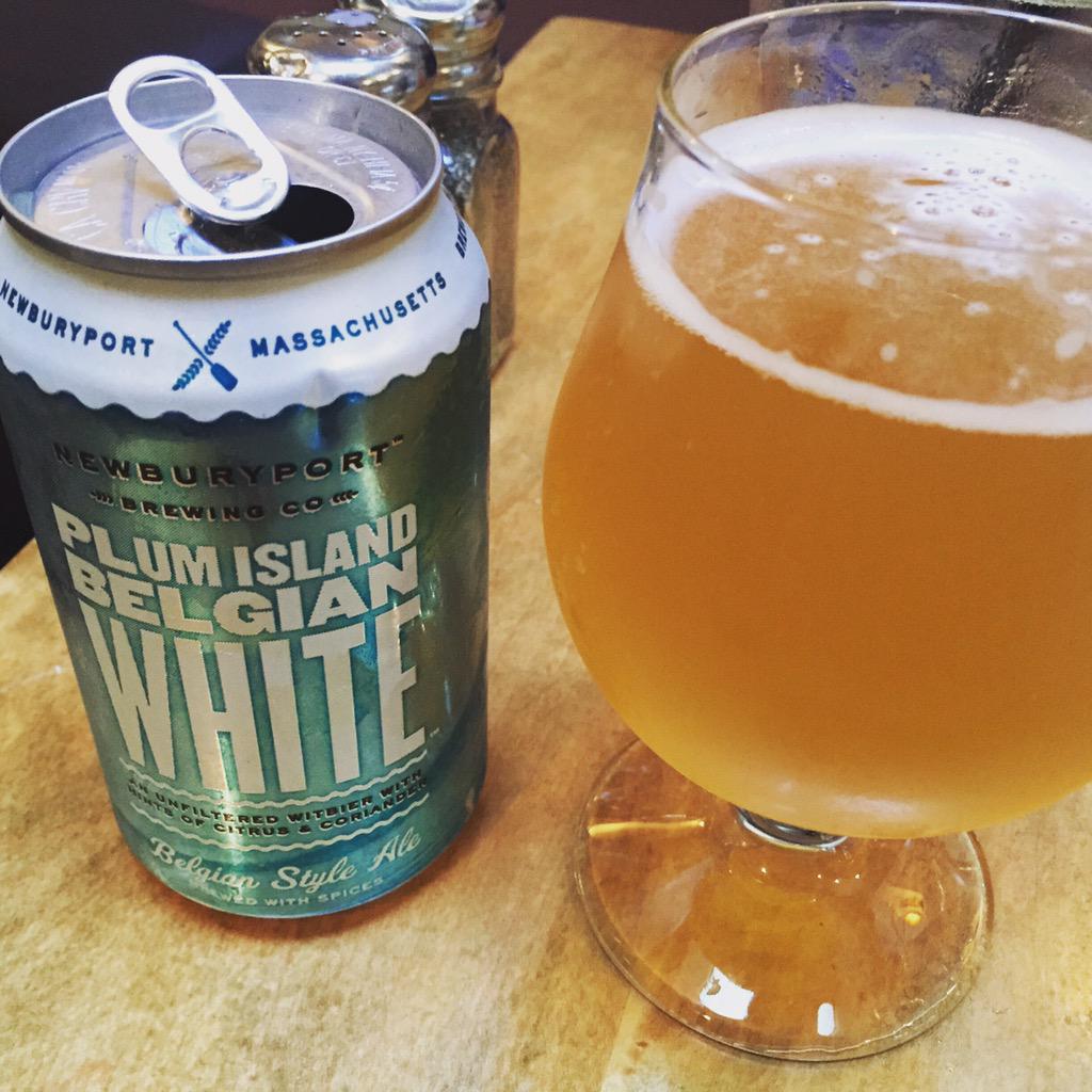 Do617's tweet image. Enjoying a Plum Island ale from #NewburyportBrewingCo #beer #devlins #brighton #beer617