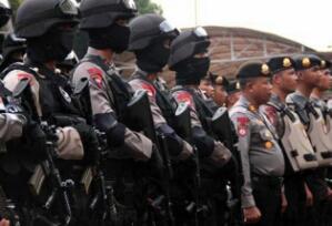Anggota Polisi Tewas Diserang Orang Tidak Dikenal di Gowa kabargowa.com/2015/07/02/ang…