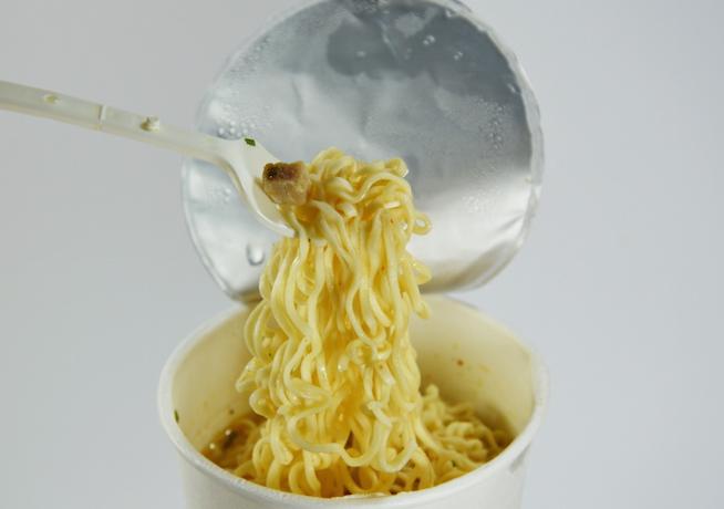 5 Things To Eat Now That We Know #InstantNoodles Are Toxic owl.li/P3LZm @melissapetro. #MaggiNoodles