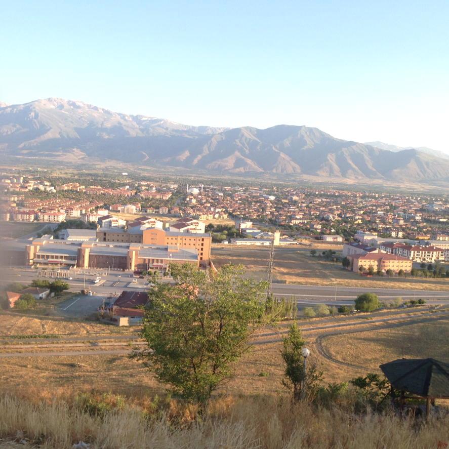 ERZINCAN da ; Hüzünlü , kederli, buruk bir Ramazan akşami.