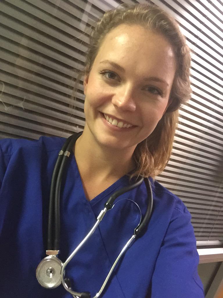 HollyWoodLivin's tweet photo. Maybe I should have gone to medical school? #shooting #doctor #actuallyanurse #actuallyanactor #hawiianpunchshoewer http://t.co/BZMFGGCbyf