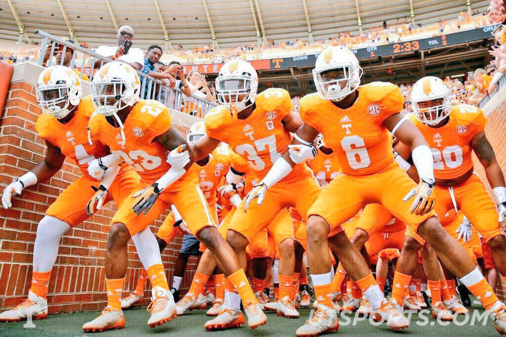 Tennessee_VFL_'s tweet photo. I'm ready to see this on Saturdays again! Miss it so bad 🍊🍊🍊 http://t.co/cRiU5IWFgi